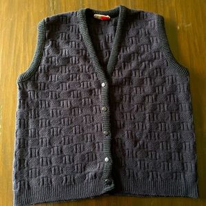 Vestes en laines, Knitted vests